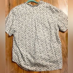 Old Navy White Button With Vacation Patterns